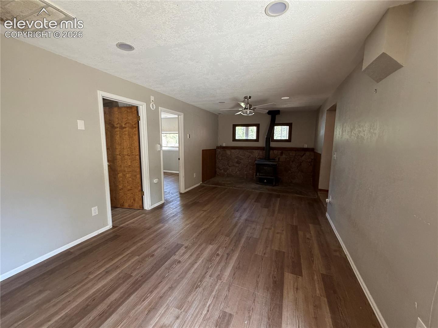 Listing photo 4 for 124 Trout Creek Drive