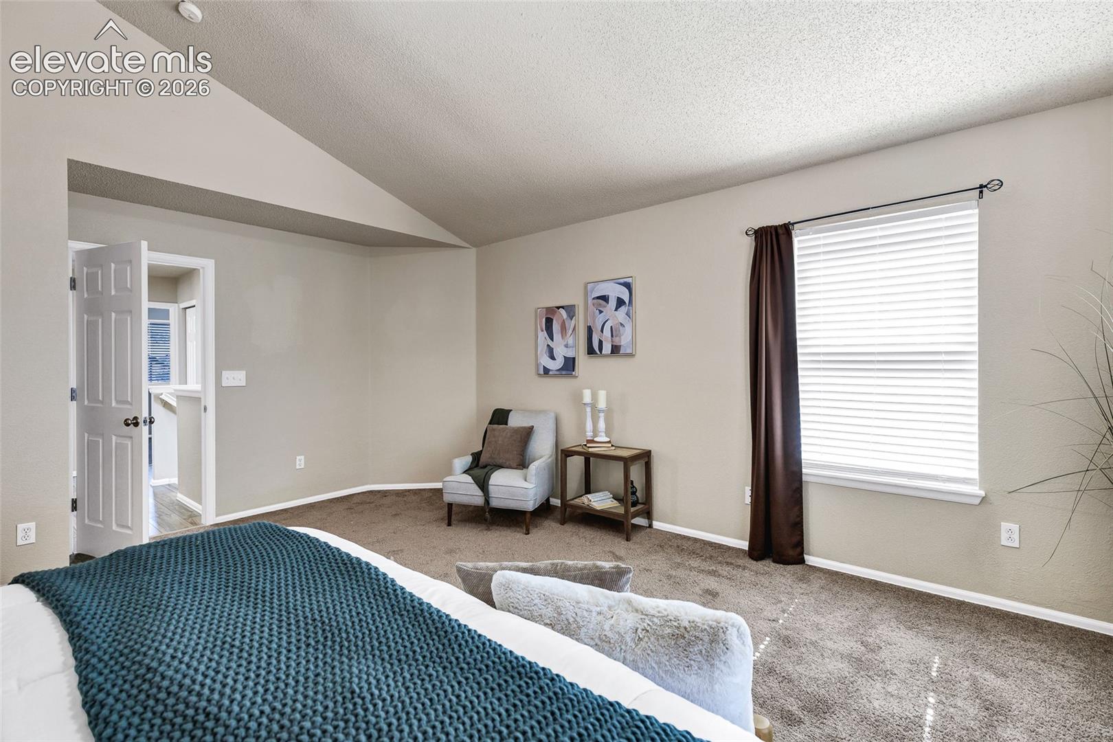 Listing photo 20 for 848 Regent Court