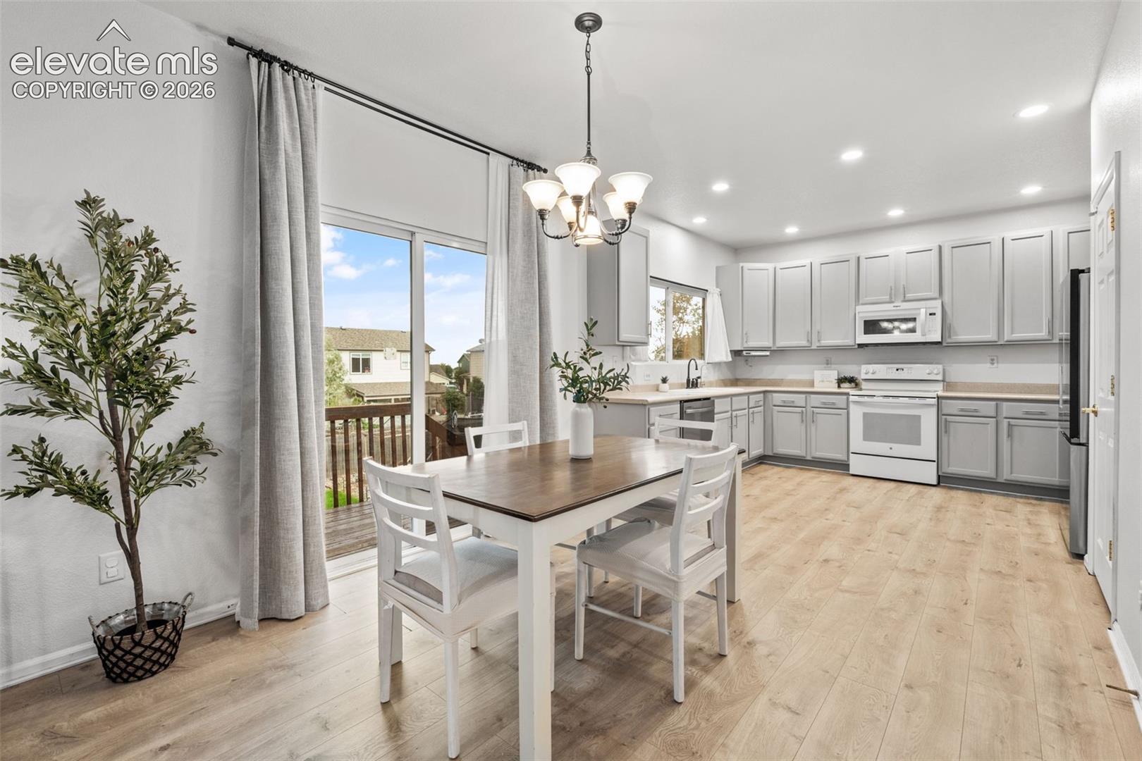 Listing photo 11 for 12219 St Annes Road