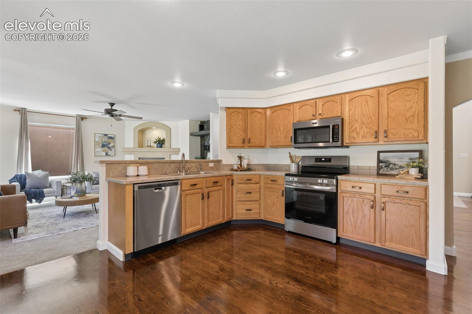 Listing photo 14 for 1622 Lookout Springs Drive