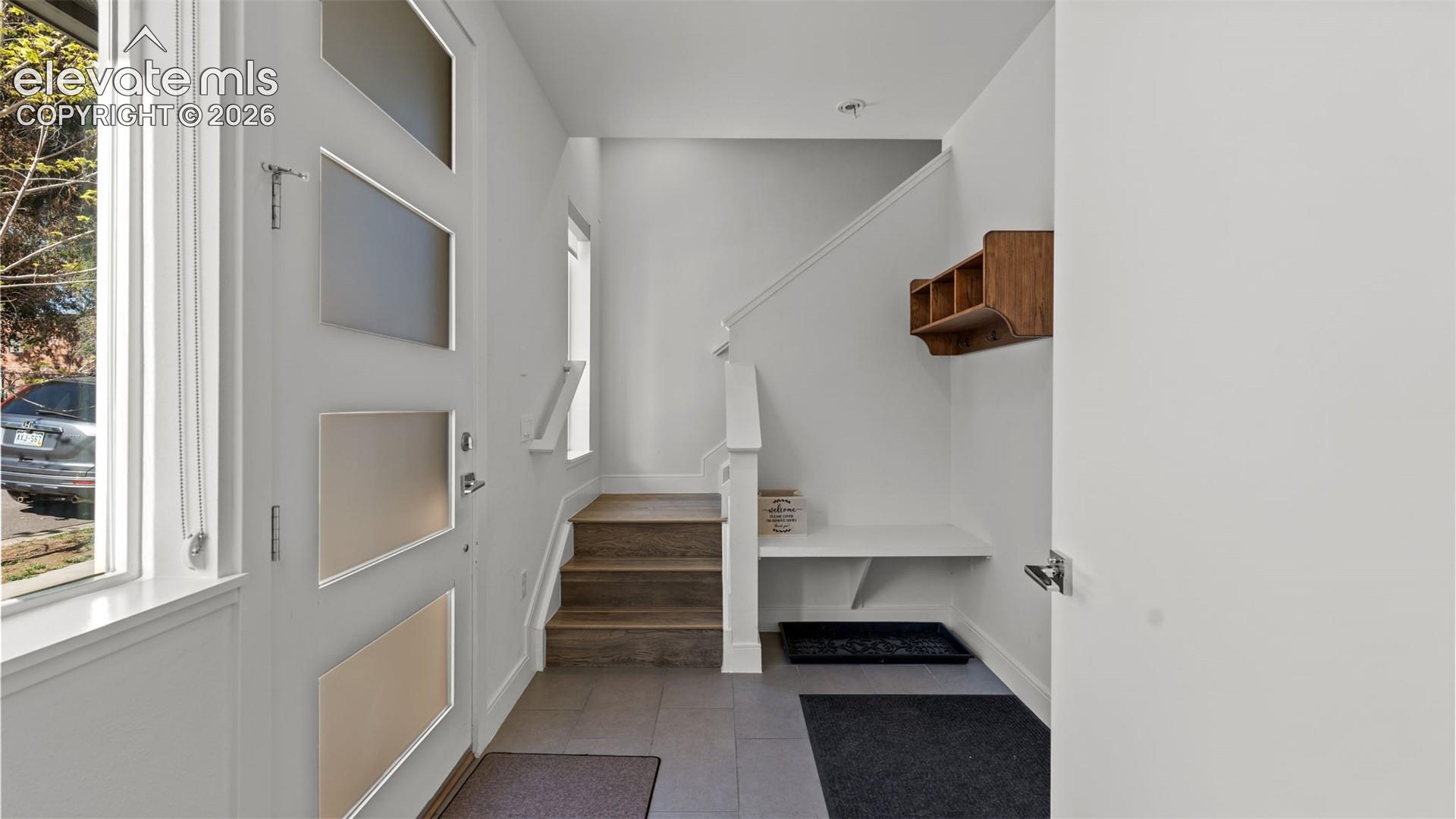 Listing photo 4 for 2418 Eliot Street
