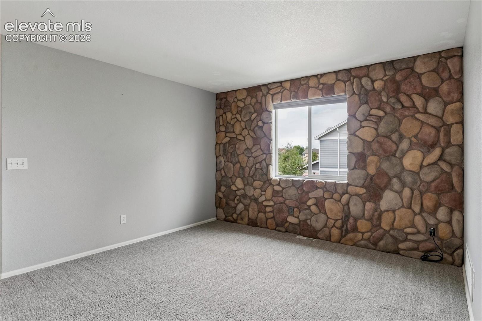 Listing photo 17 for 7765 Midnight Road