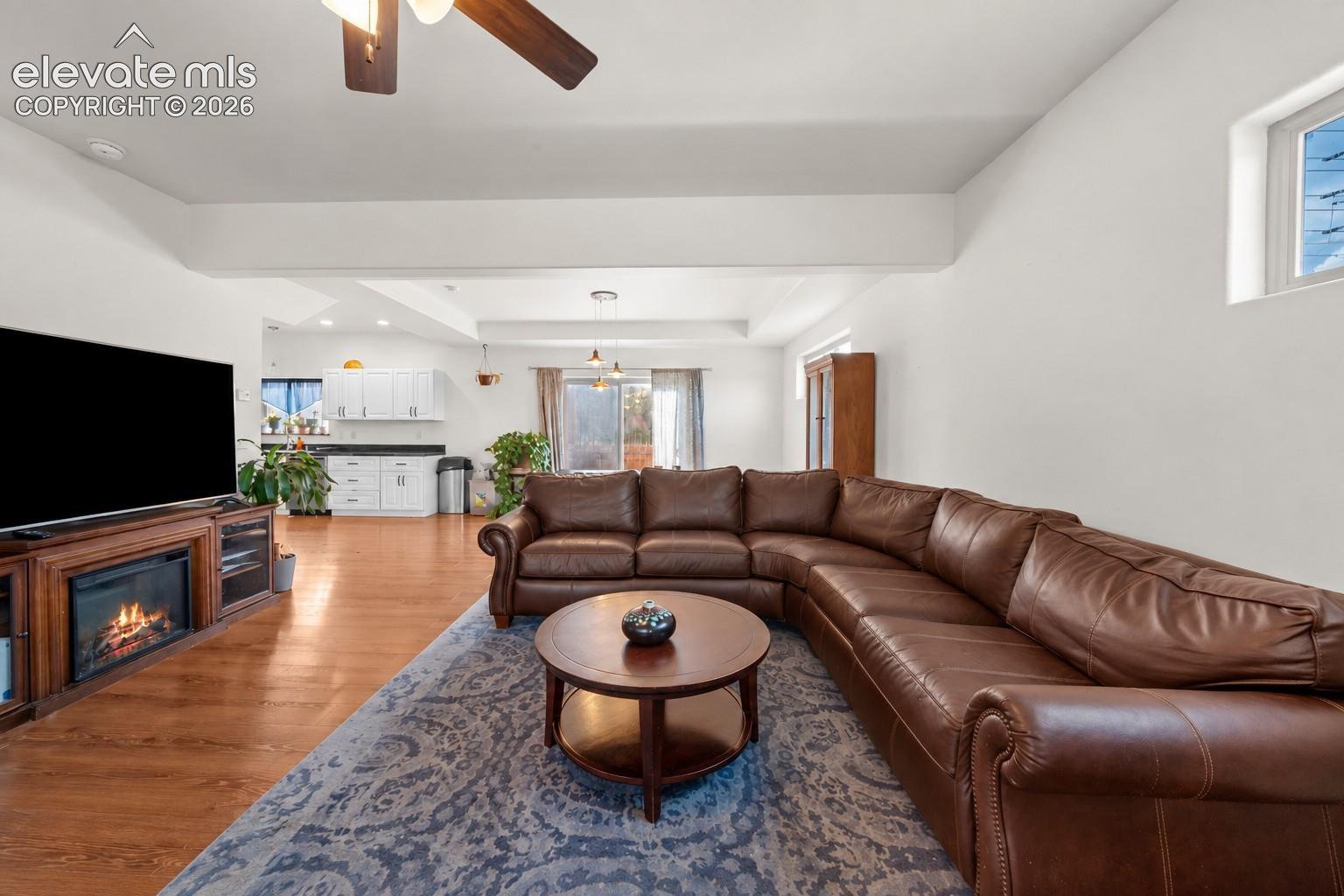 Listing photo 3 for 701 Valley View Drive