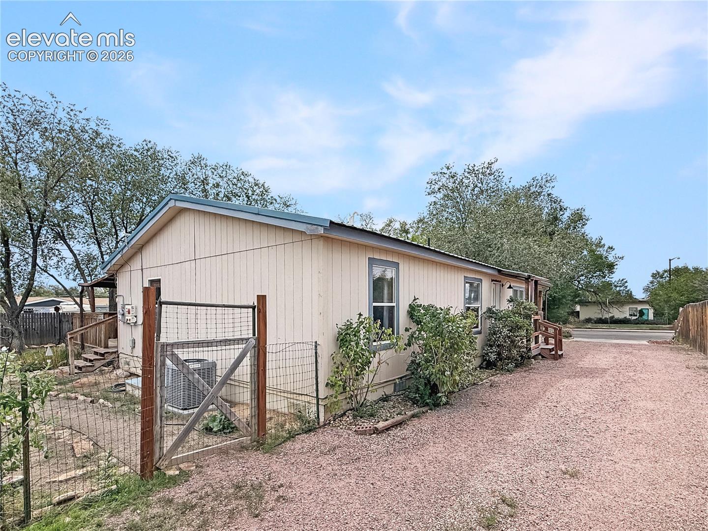 Listing photo 30 for 2620 Lowell Avenue