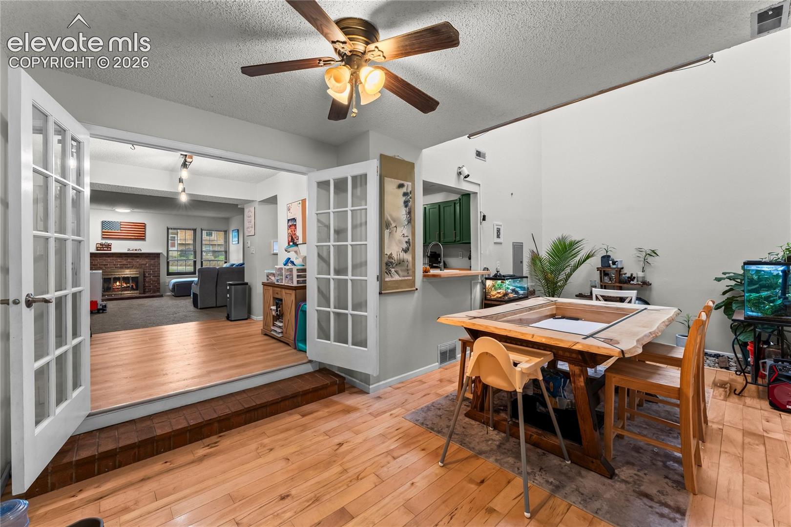 Listing photo 7 for 2013 Sussex Lane