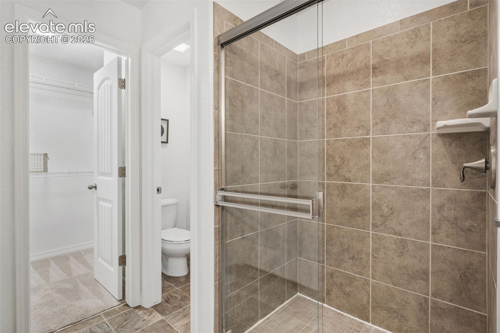 Listing photo 33 for 421 Autumn Place