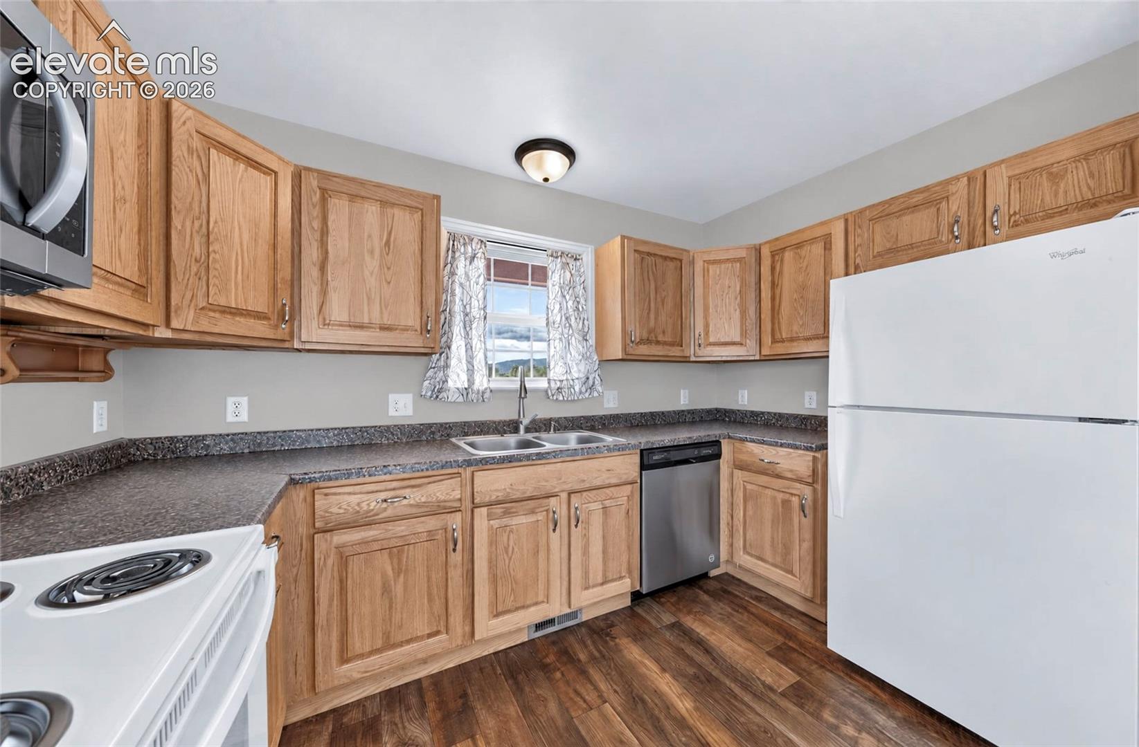 Listing photo 6 for 203 Red Finch Lane