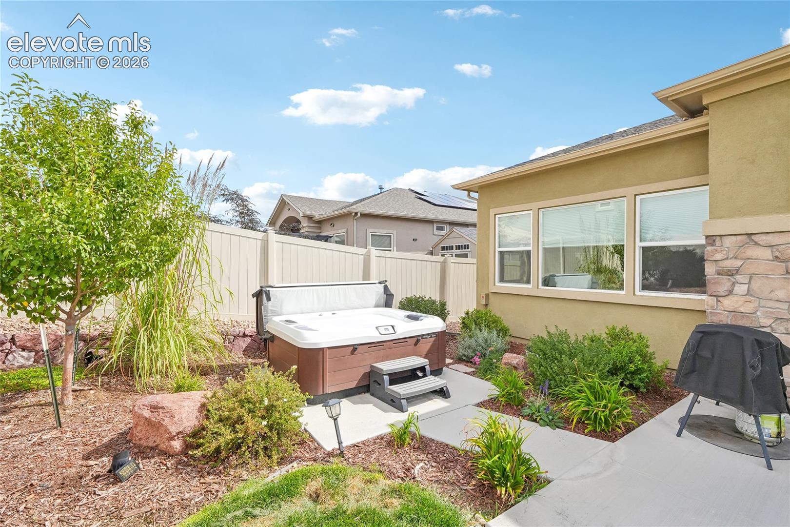 Listing photo 40 for 13117 Stone Peaks Way