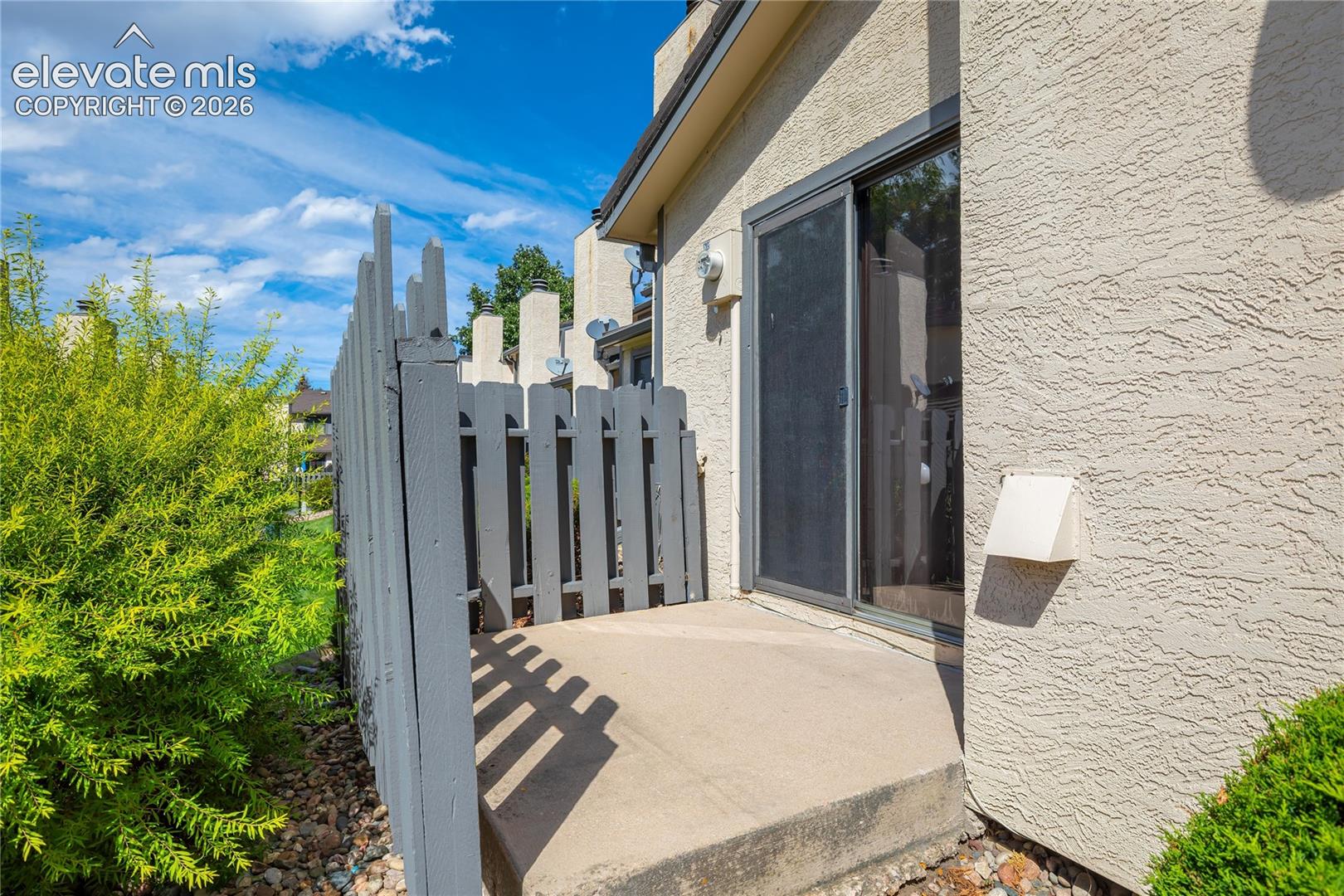 Listing photo 9 for 4875 Bluestem Drive