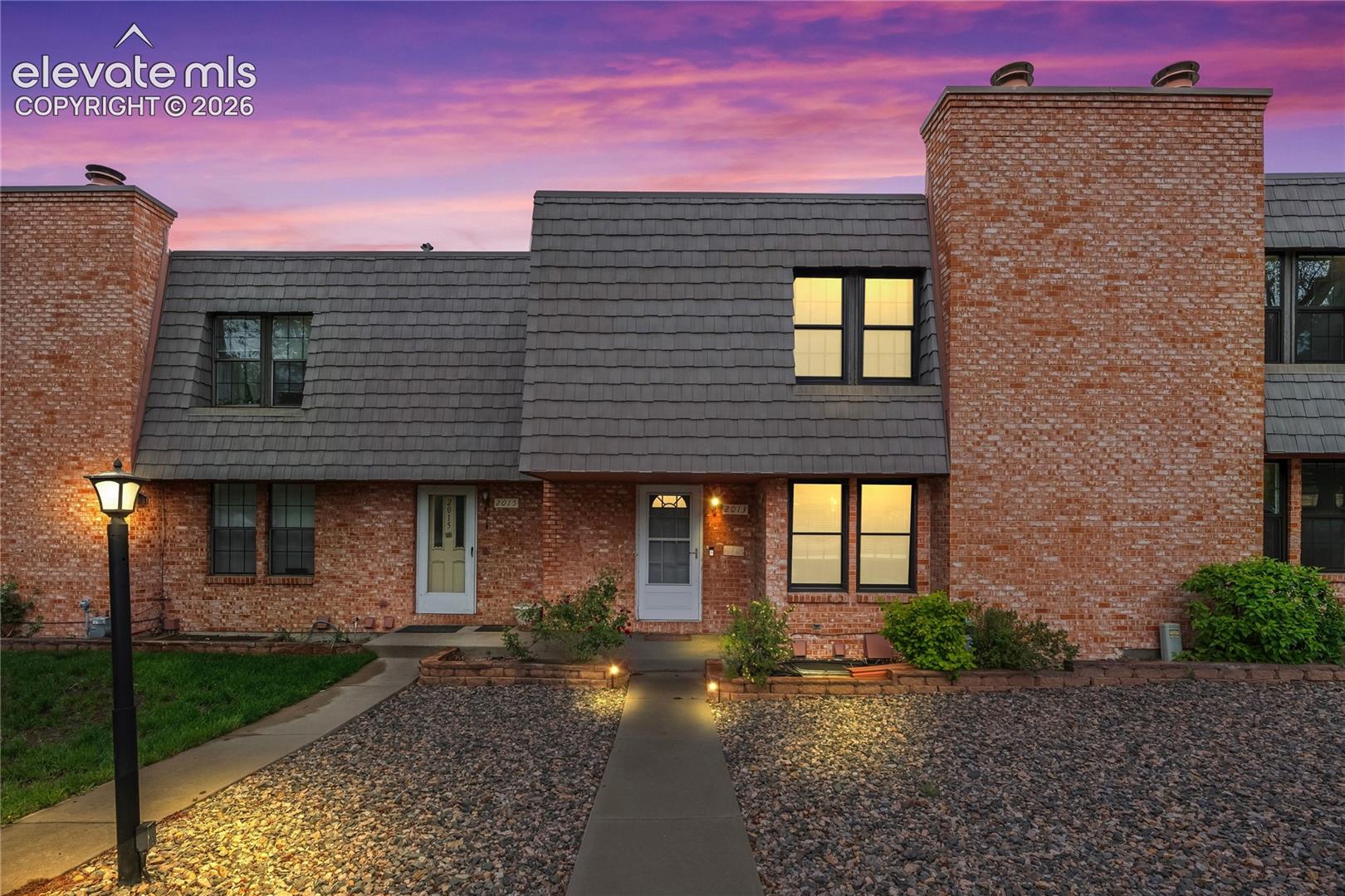 Listing photo 2 for 2013 Sussex Lane
