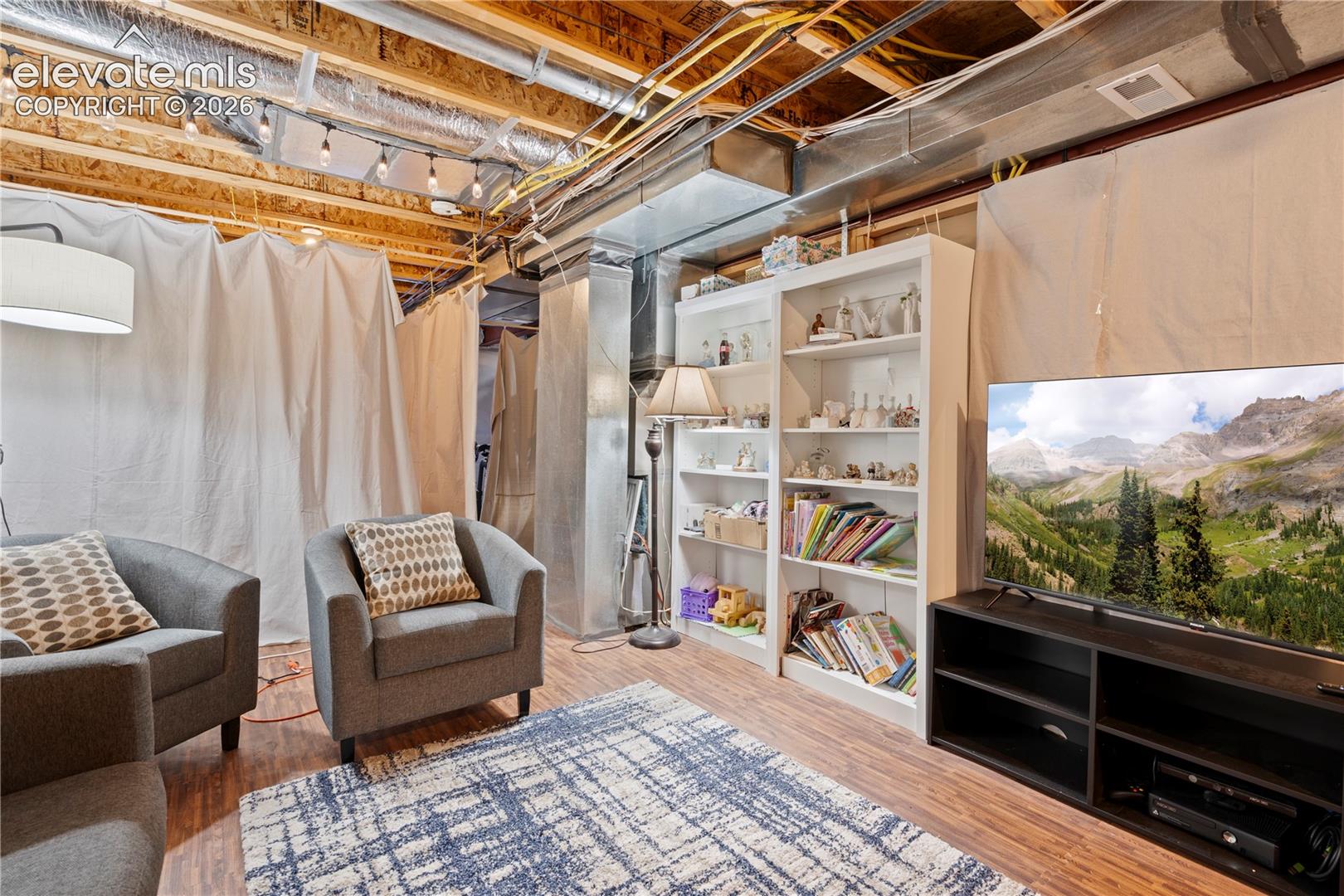 Listing photo 20 for 8234 Meadowcrest Drive