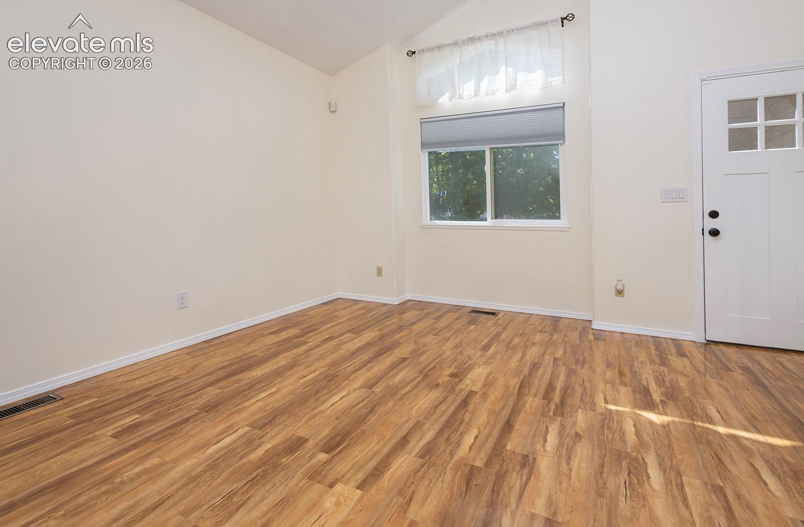 Listing photo 5 for 11136 Berry Farm Road