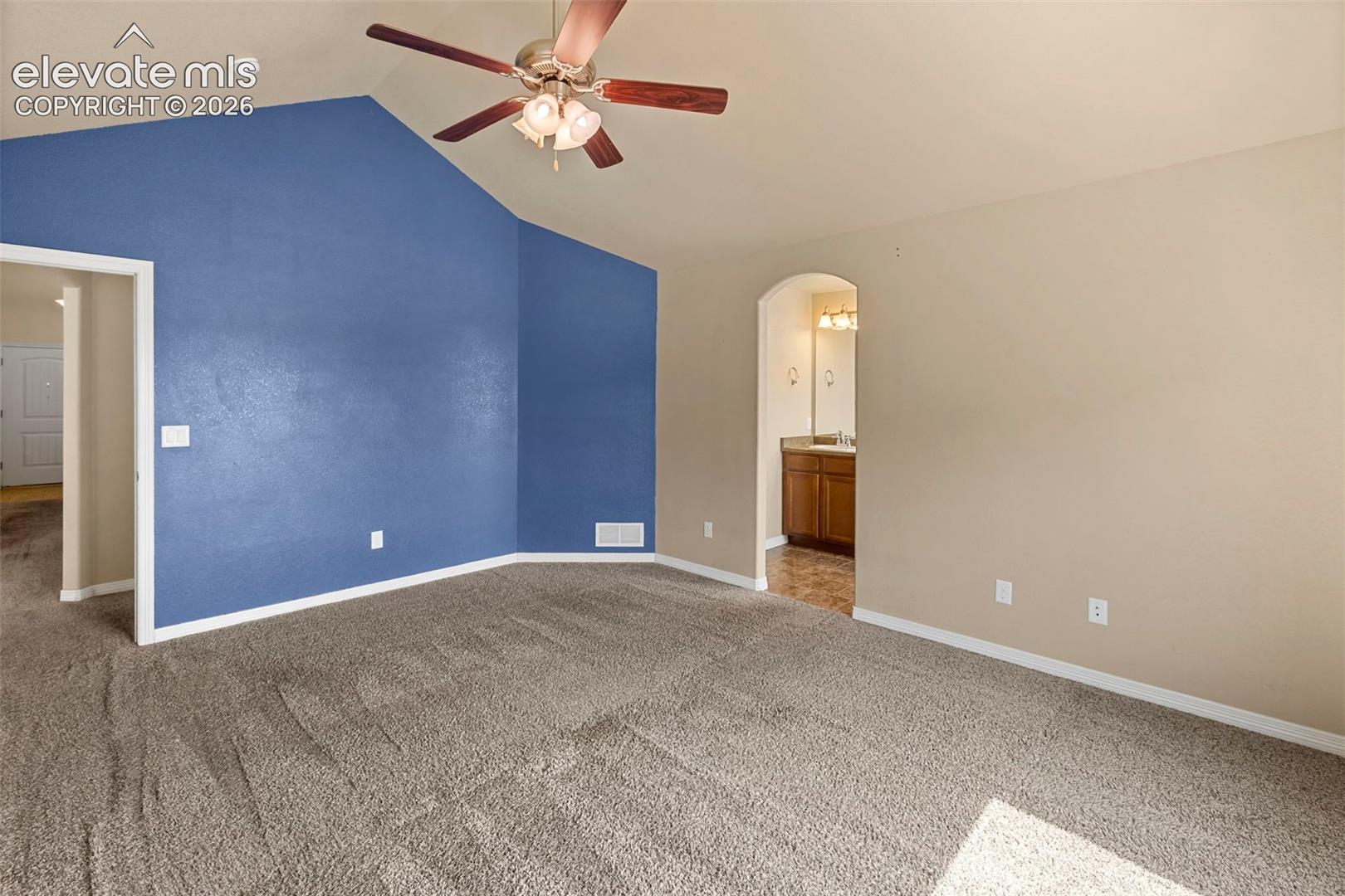 Listing photo 14 for 7794 Landover Lane