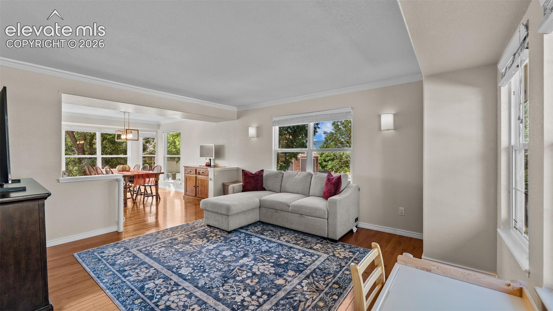 Listing photo 3 for 2405 Linenhall Court