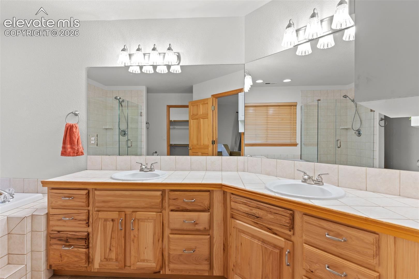 Listing photo 19 for 1215 Karen Lane