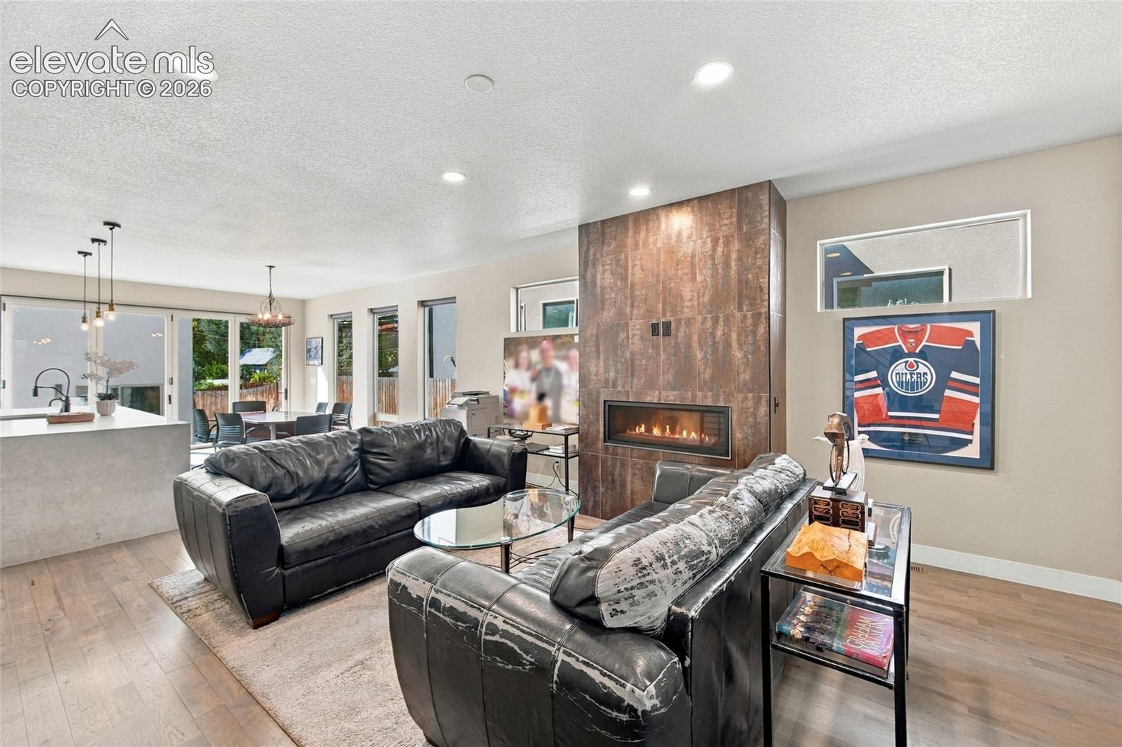 Listing photo 3 for 1319 W Colorado Avenue