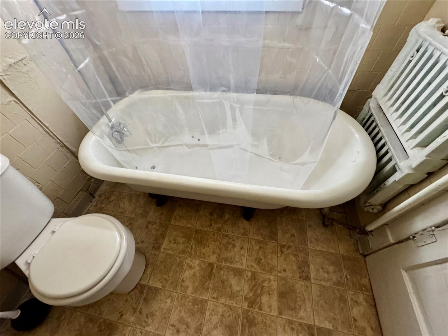 Listing photo 14 for 204 W 15th Street