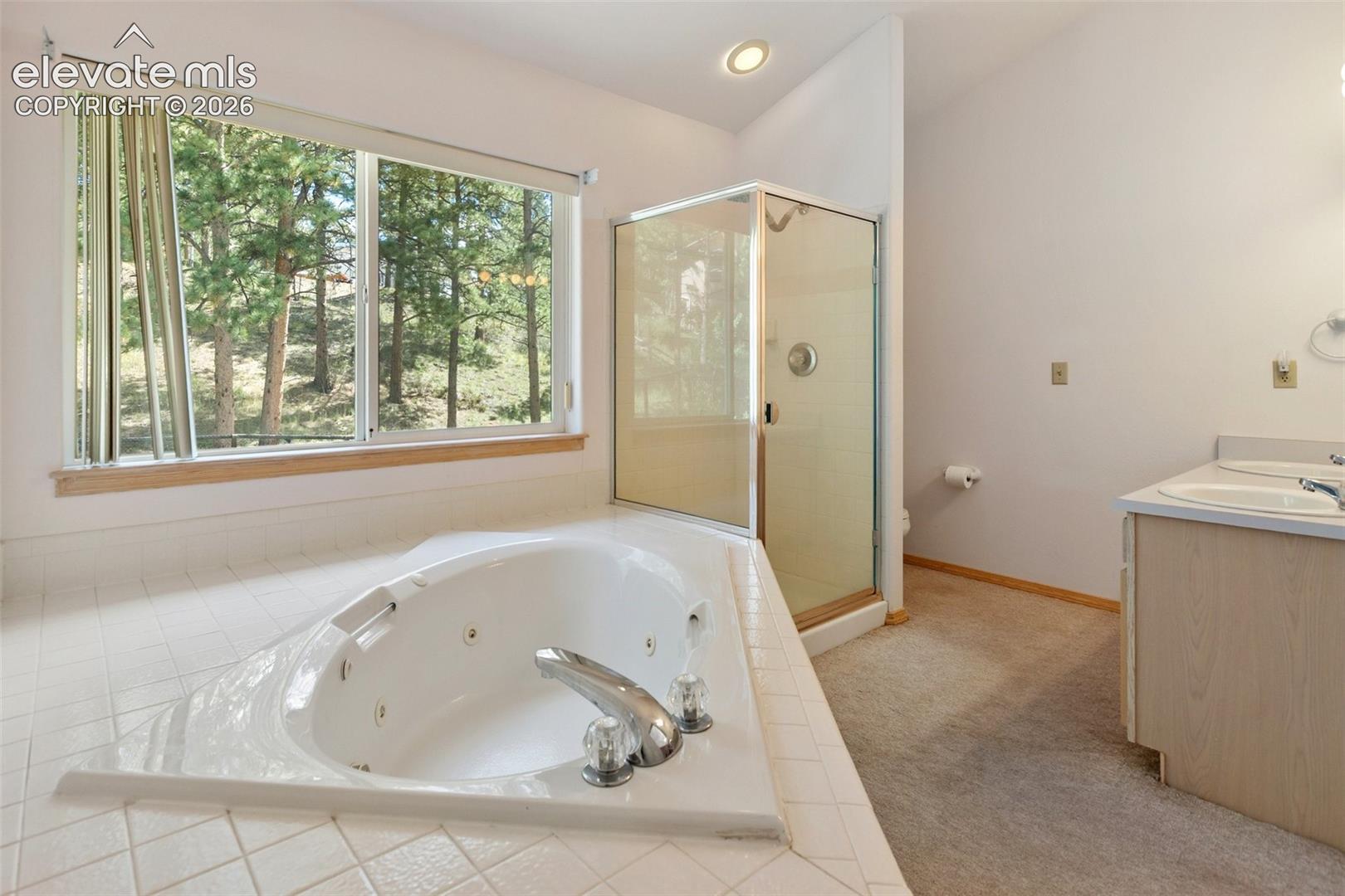 Listing photo 19 for 625 Sun Valley Drive