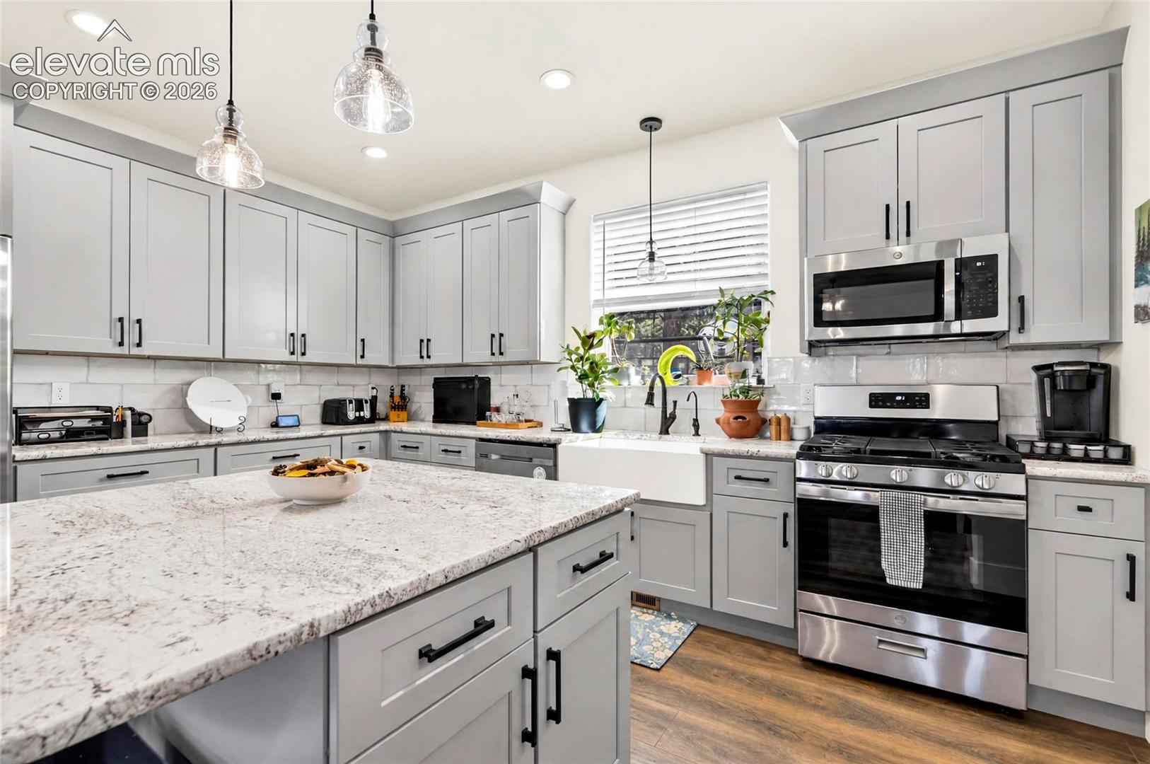 Listing photo 8 for 258 Turnabout Lane