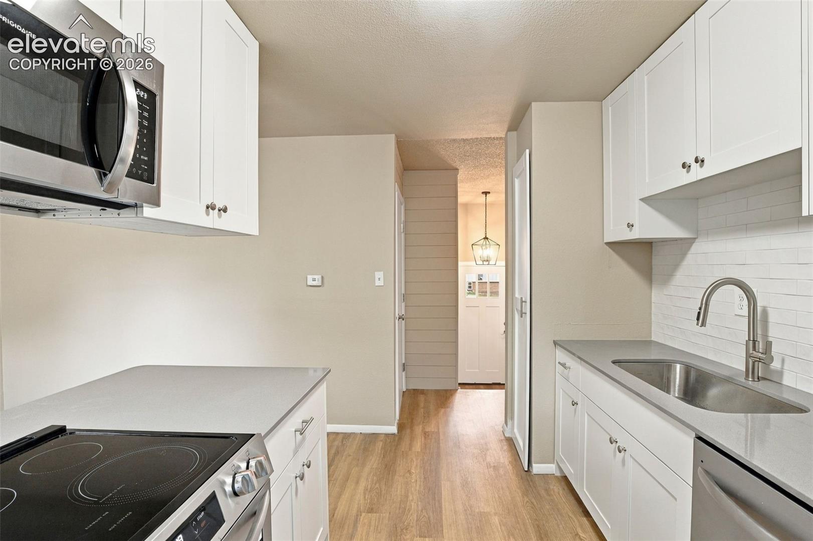 Listing photo 16 for 1070 Applewood Drive