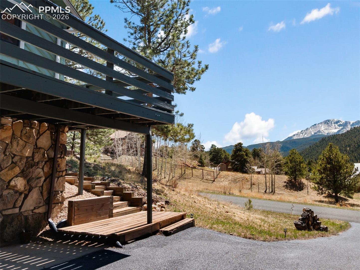 Listing photo 9 for 200 Sun Ridge Court