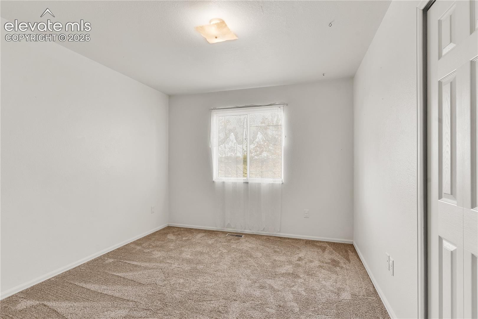Listing photo 14 for 508 S Bayfield Avenue