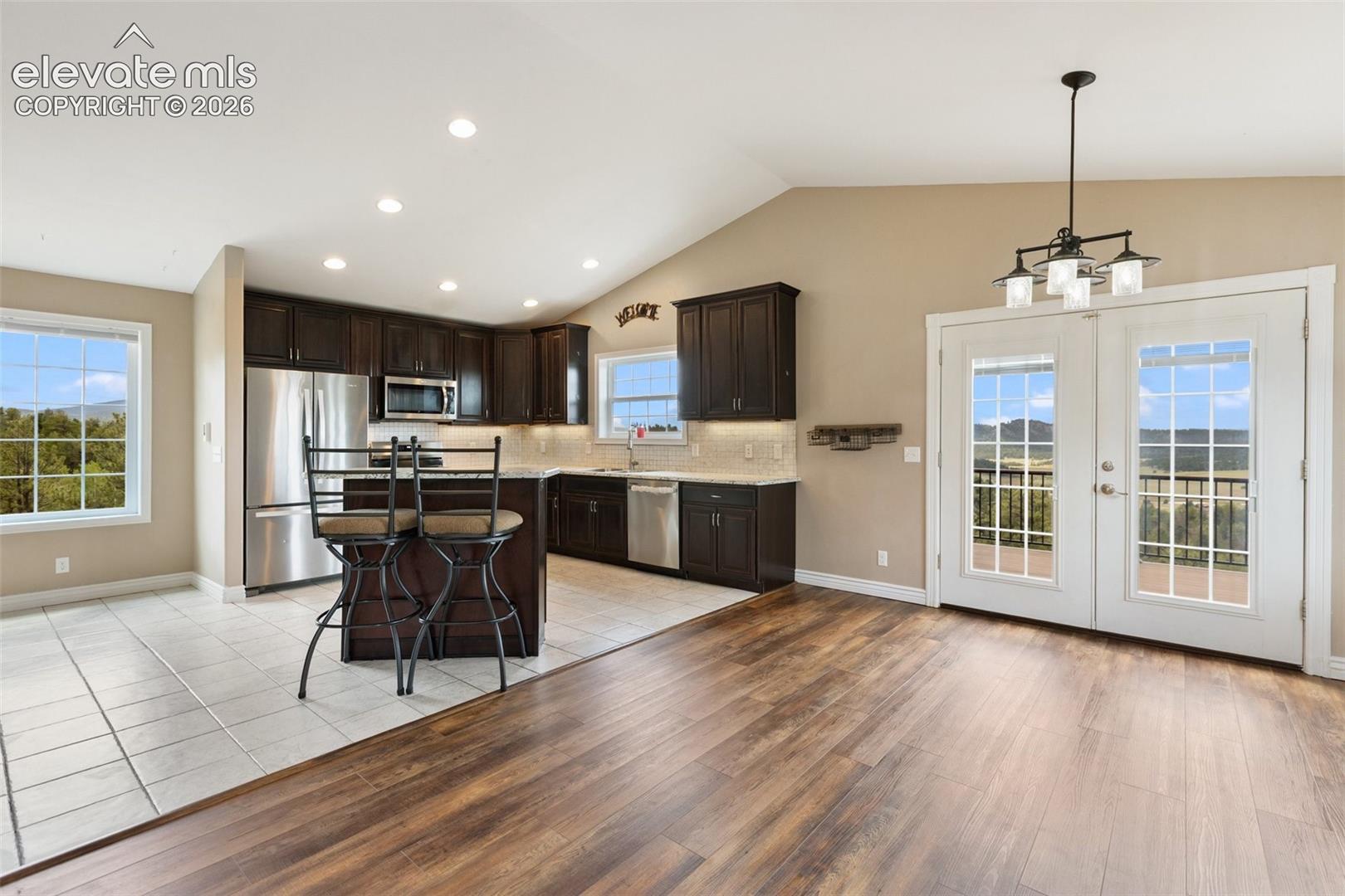 Listing photo 11 for 127 Carlton Circle