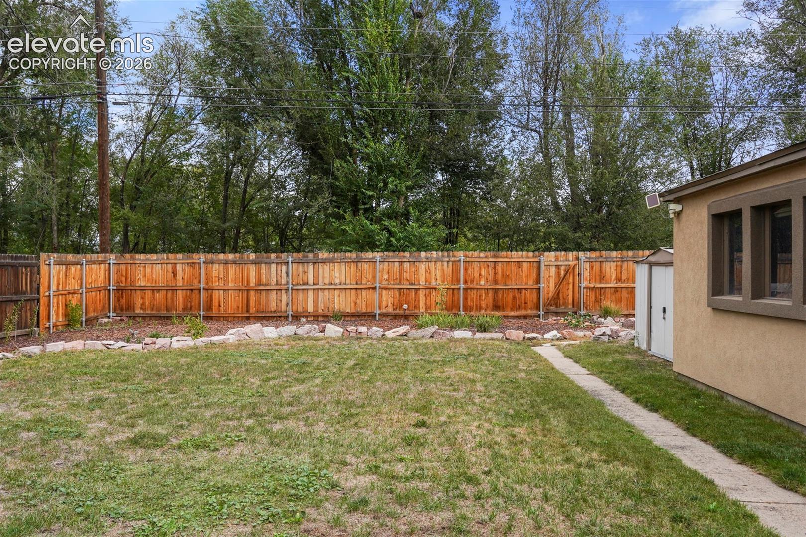 Listing photo 13 for 708 E La Salle Street