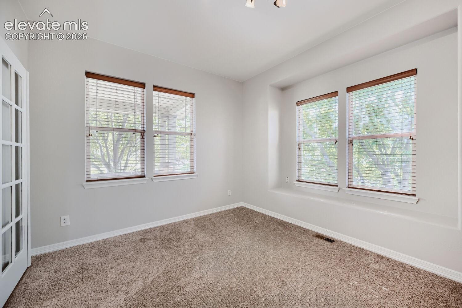 Listing photo 10 for 7620 Chancellor Drive