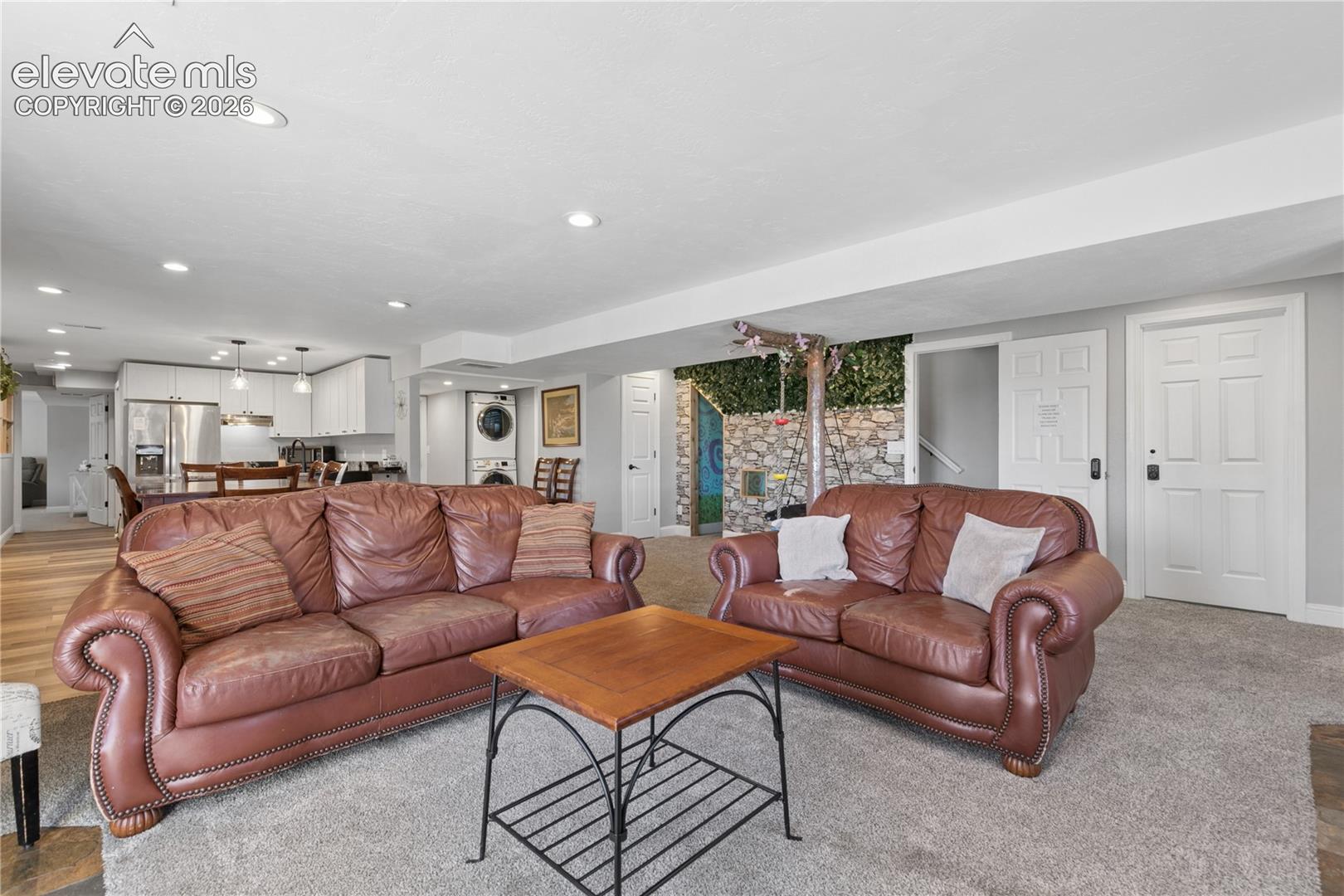 Listing photo 35 for 703 Platt Lane