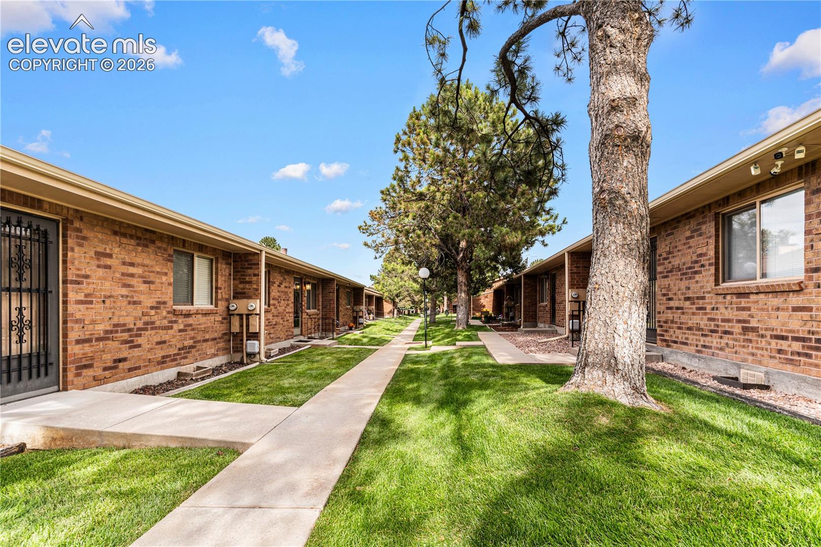 Listing photo 26 for 2106 Chautard Drive B
