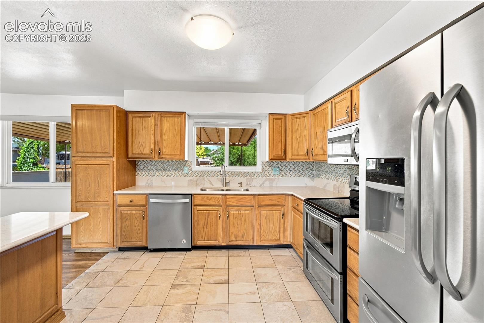 Listing photo 4 for 540 Starlite Drive
