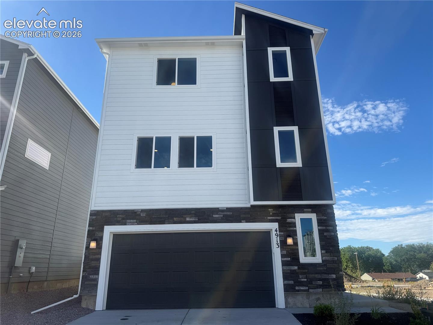 4913 Havenward View