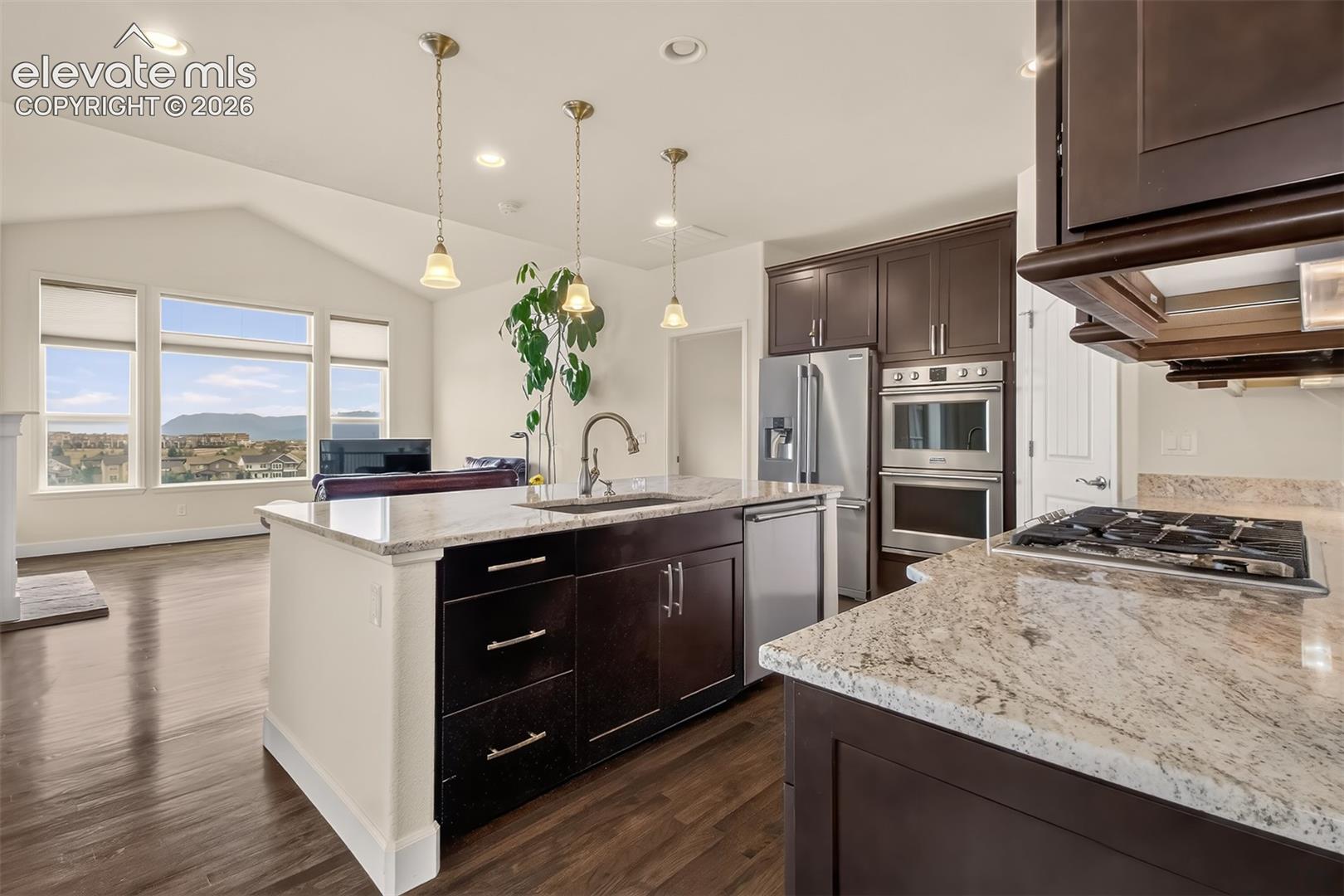 Listing photo 6 for 1506 PROMONTORY BLUFF View