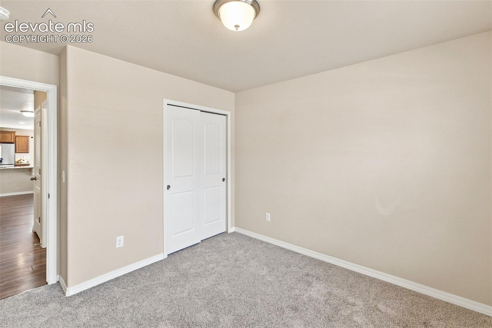 Listing photo 8 for 10864 Traders Parkway