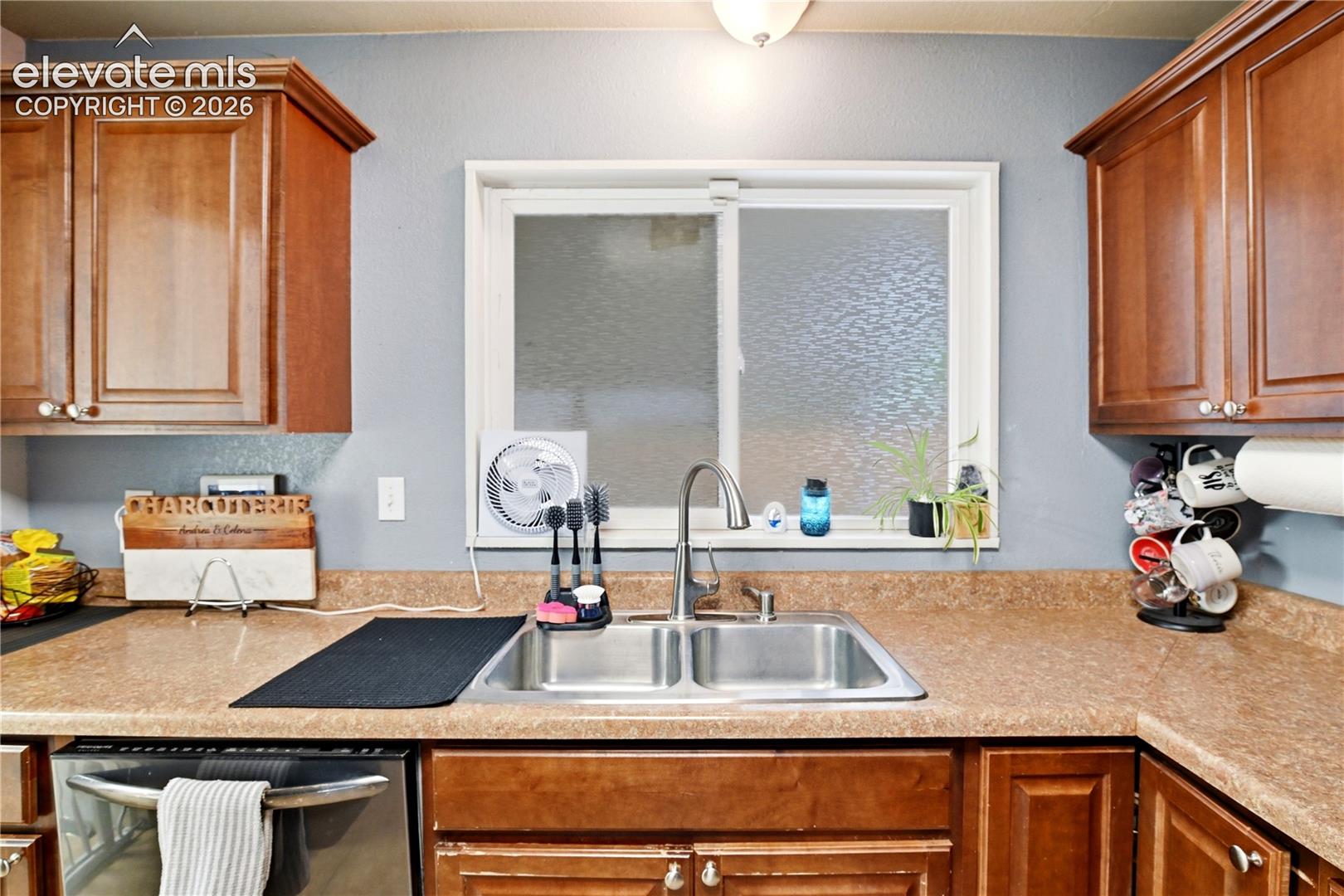 Listing photo 10 for 137 Steven Drive