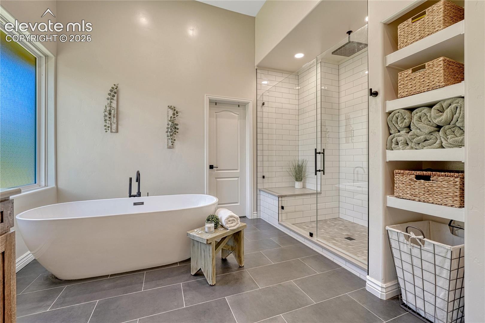Listing photo 17 for 17180 Colonial Park Drive