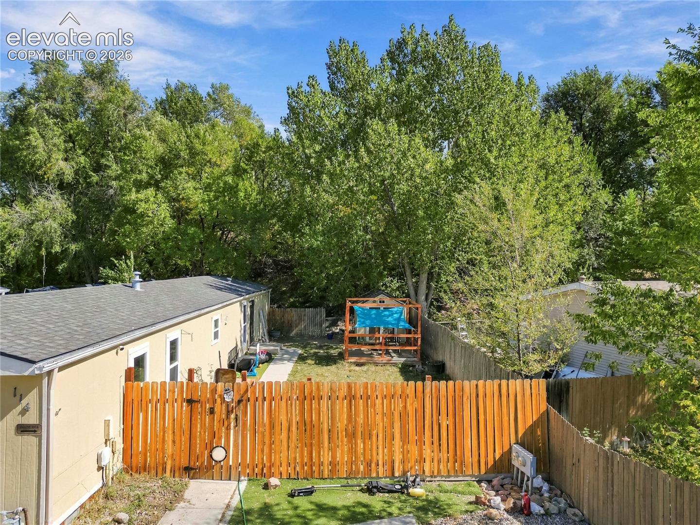 Listing photo 3 for 114 Mojave Way