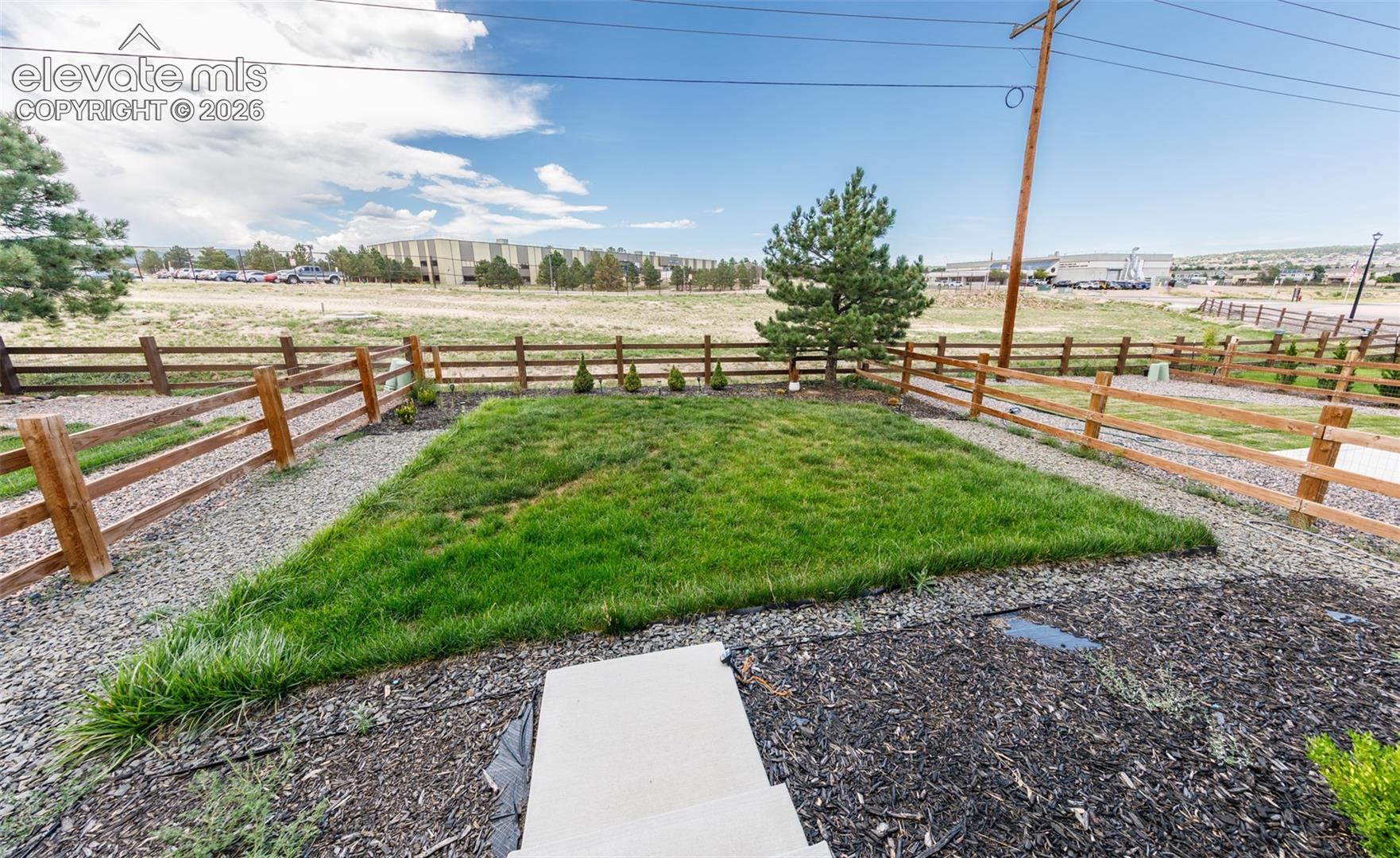 Listing photo 33 for 16462 Mountain Flax Drive