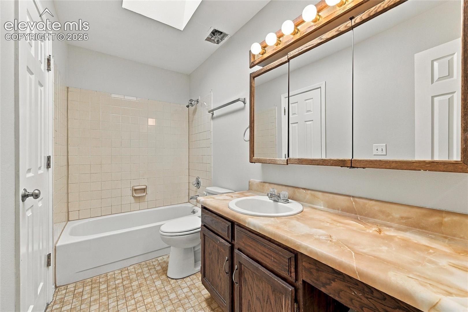 Listing photo 23 for 3705 Brisbane Drive