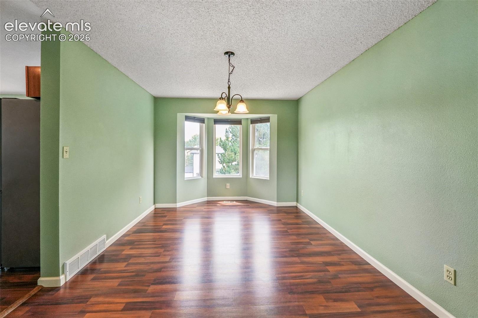 Listing photo 11 for 6065 Fescue Drive