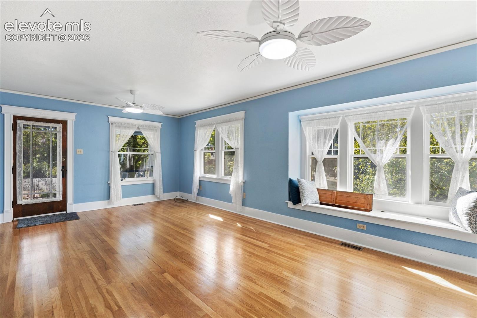 Listing photo 6 for 514 Custer Avenue