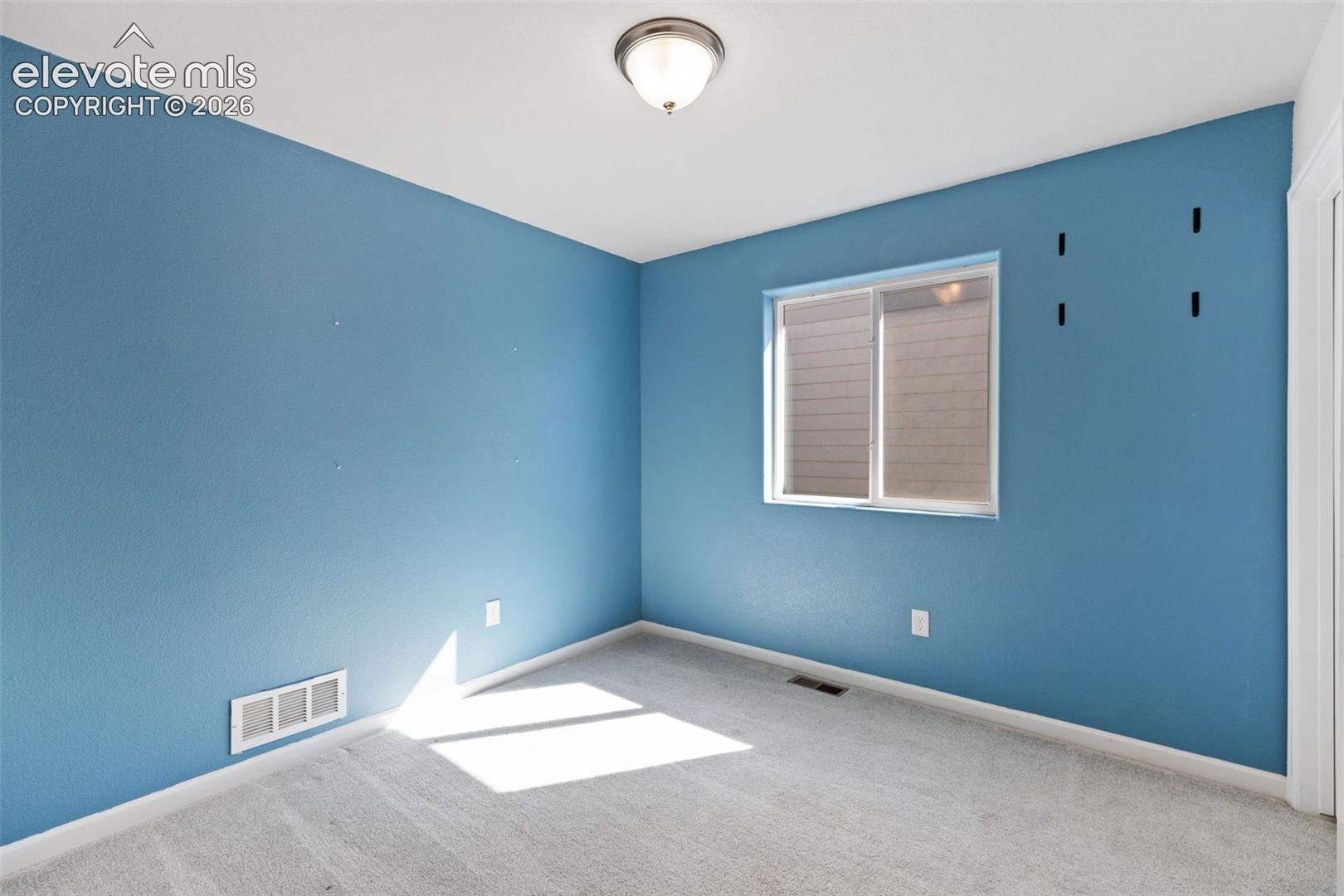 Listing photo 15 for 10621 Castor Drive