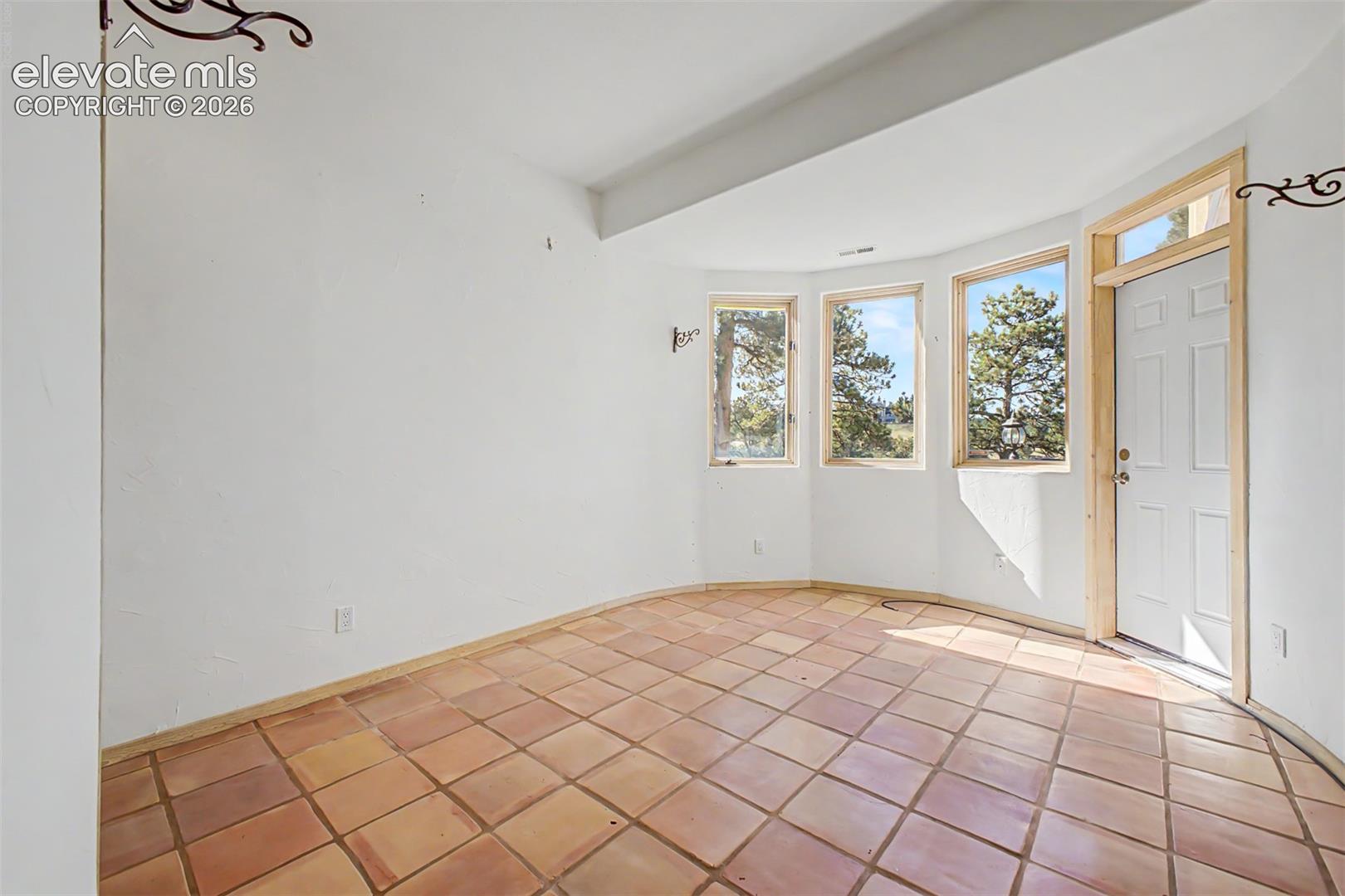 Listing photo 44 for 935 Castle Ridge Road