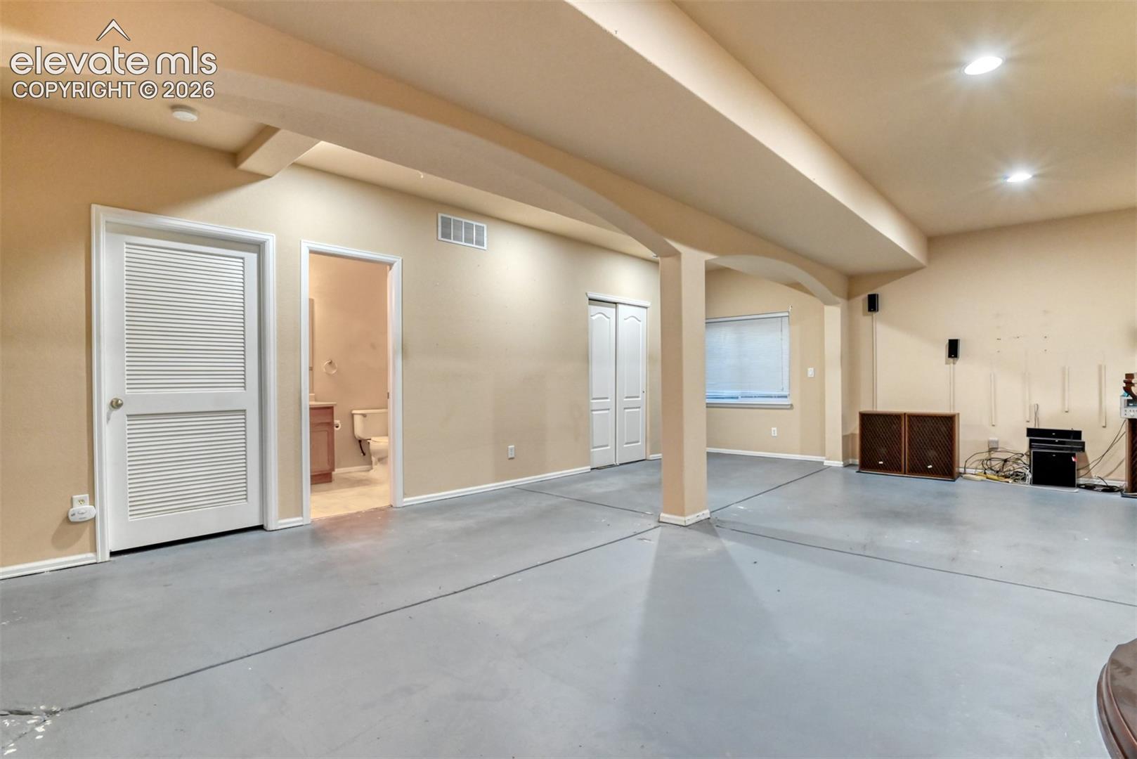 Listing photo 34 for 7985 Kettle Drum Street
