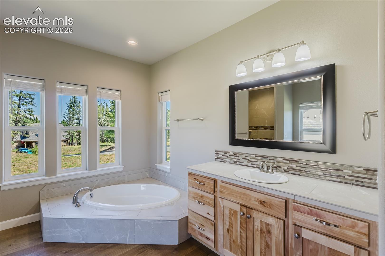 Listing photo 23 for 407 Silvermoon Heights