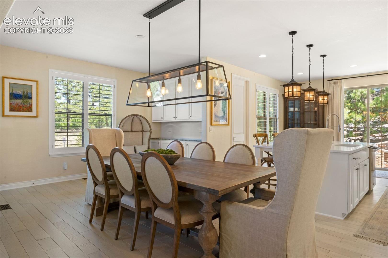 Listing photo 11 for 2151 Saddleback Drive