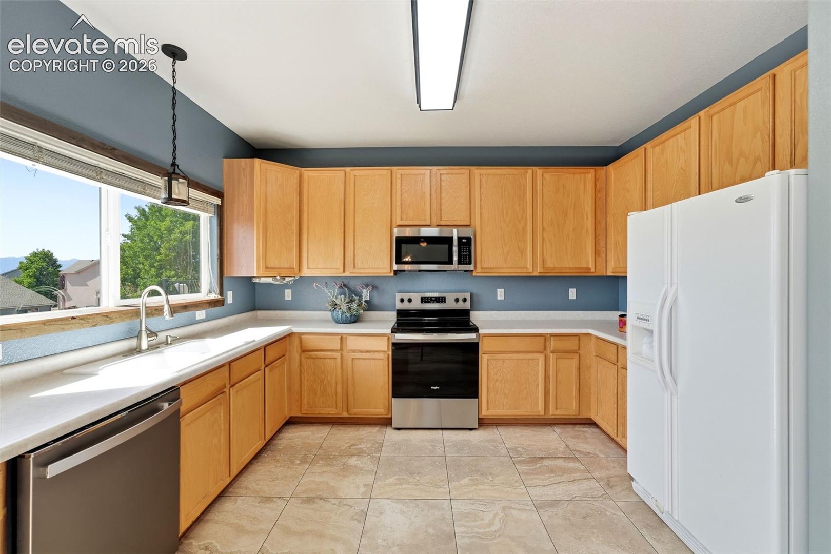 Listing photo 8 for 7105 Amber Ridge Drive