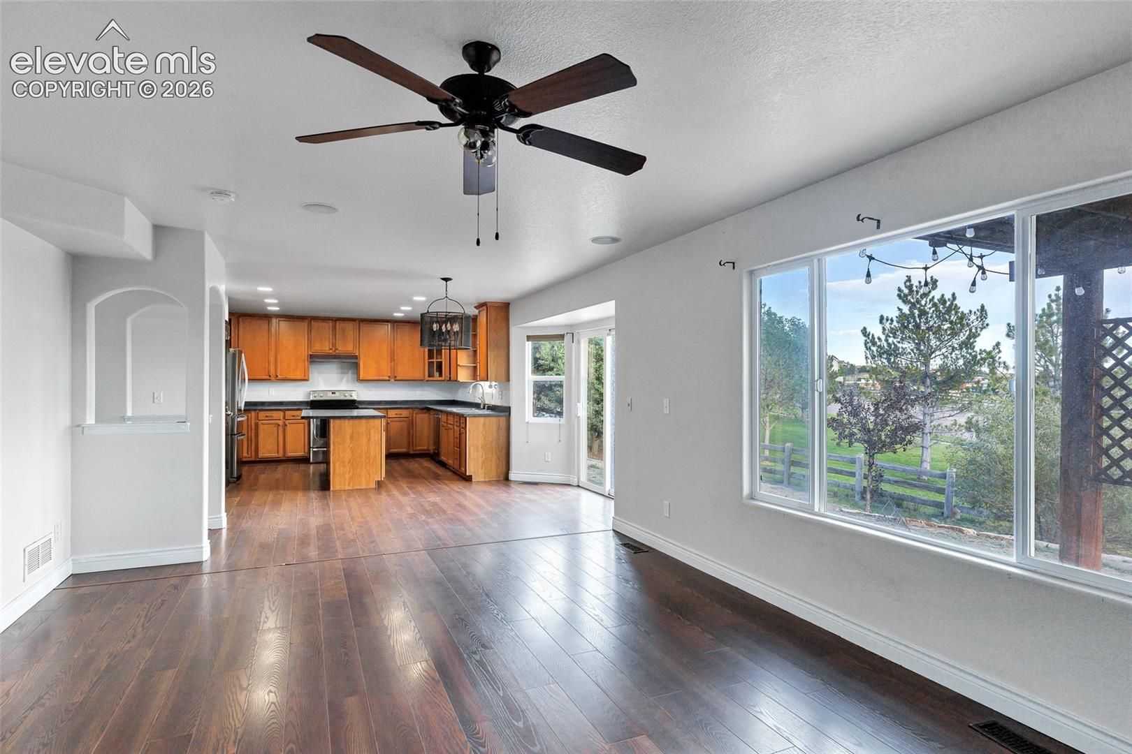 Listing photo 15 for 831 Merrimack River Way