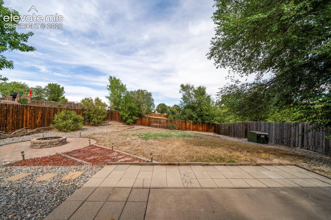 Listing photo 31 for 924 White Stone Way